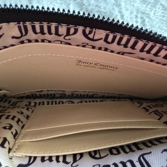 Juicy Couture Black Heart Wristlet - Picture 5 of 5